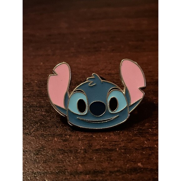 Disney Stitch Emoji Blitz Happy Booster Trading Pin - Picture 1 of 4